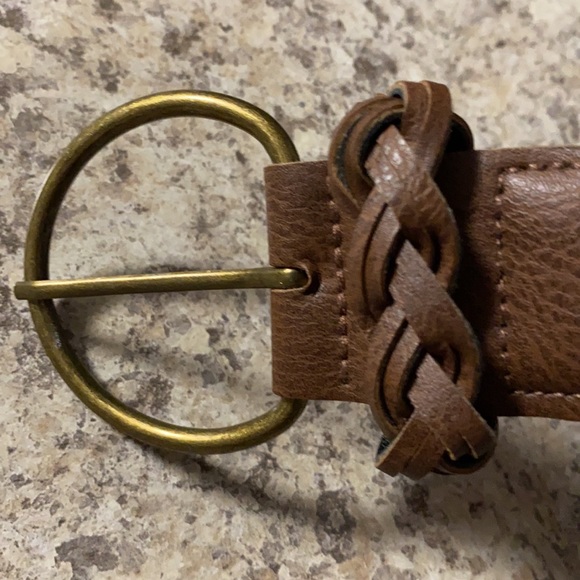 Brown woven belt, size 10. - Picture 2 of 8